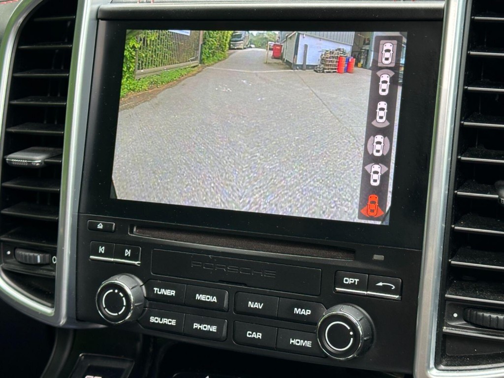 PORSCHE CAYENNE 3.0 V6 E-Hybrid S Platinum Edition 2017