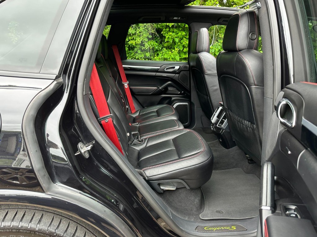 PORSCHE CAYENNE 3.0 V6 E-Hybrid S Platinum Edition 2017