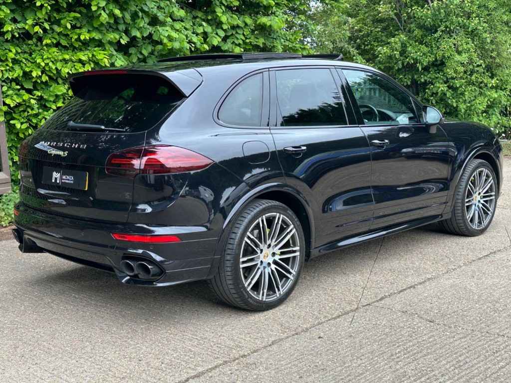 PORSCHE CAYENNE 3.0 V6 E-Hybrid S Platinum Edition 2017