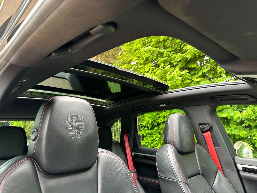 PORSCHE CAYENNE 3.0 V6 E-Hybrid S Platinum Edition 2017