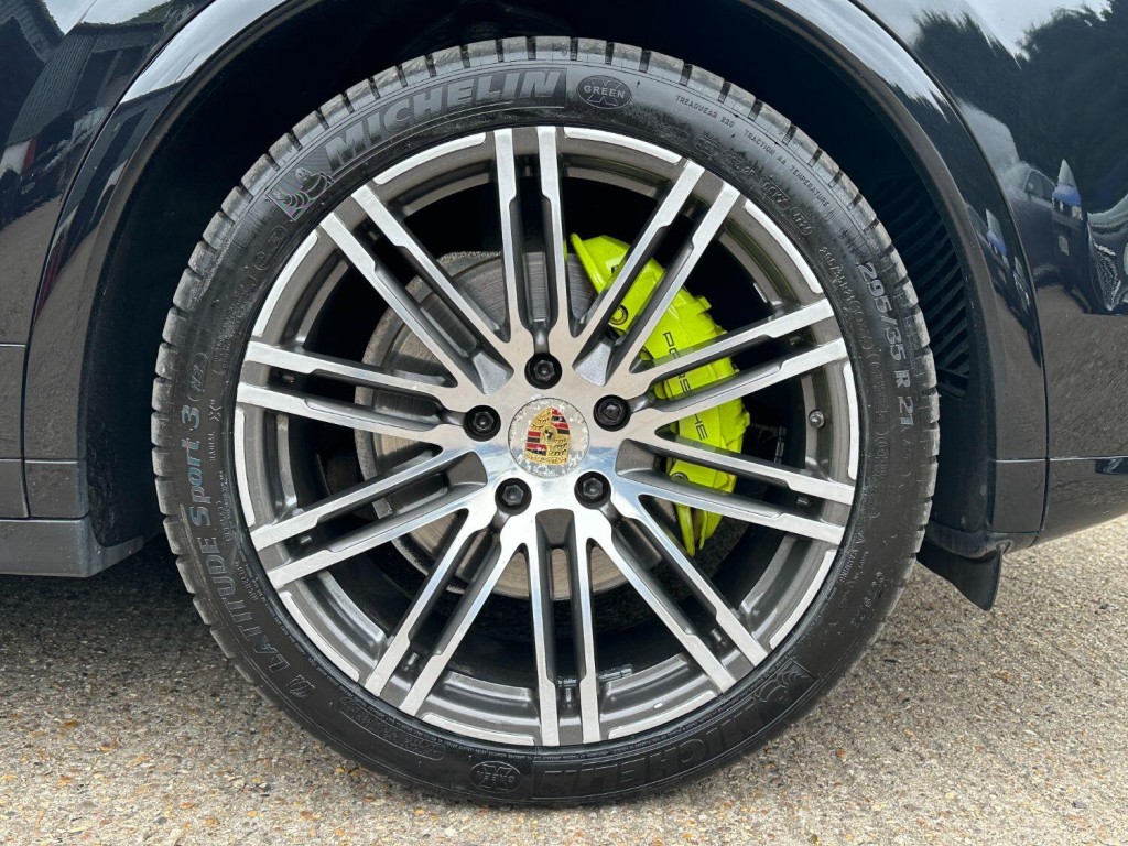 PORSCHE CAYENNE 3.0 V6 E-Hybrid S Platinum Edition 2017