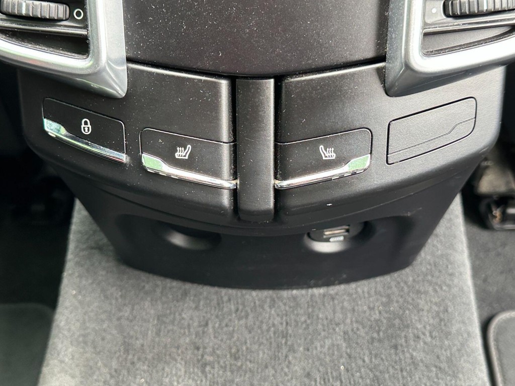 PORSCHE CAYENNE 3.0 V6 E-Hybrid S Platinum Edition 2017