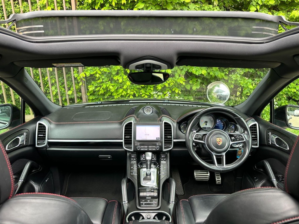 PORSCHE CAYENNE 3.0 V6 E-Hybrid S Platinum Edition 2017