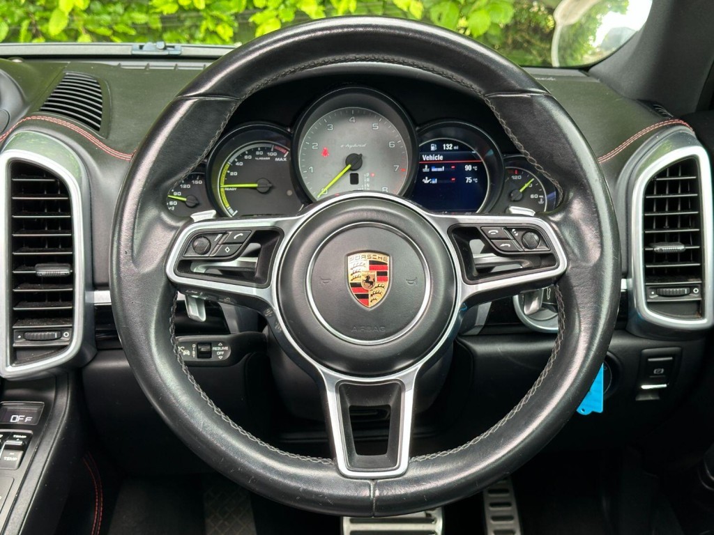 PORSCHE CAYENNE 3.0 V6 E-Hybrid S Platinum Edition 2017