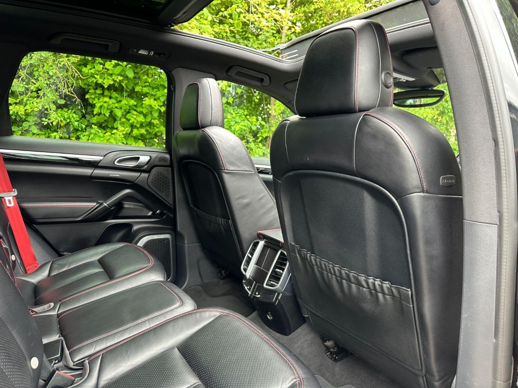 PORSCHE CAYENNE 3.0 V6 E-Hybrid S Platinum Edition 2017