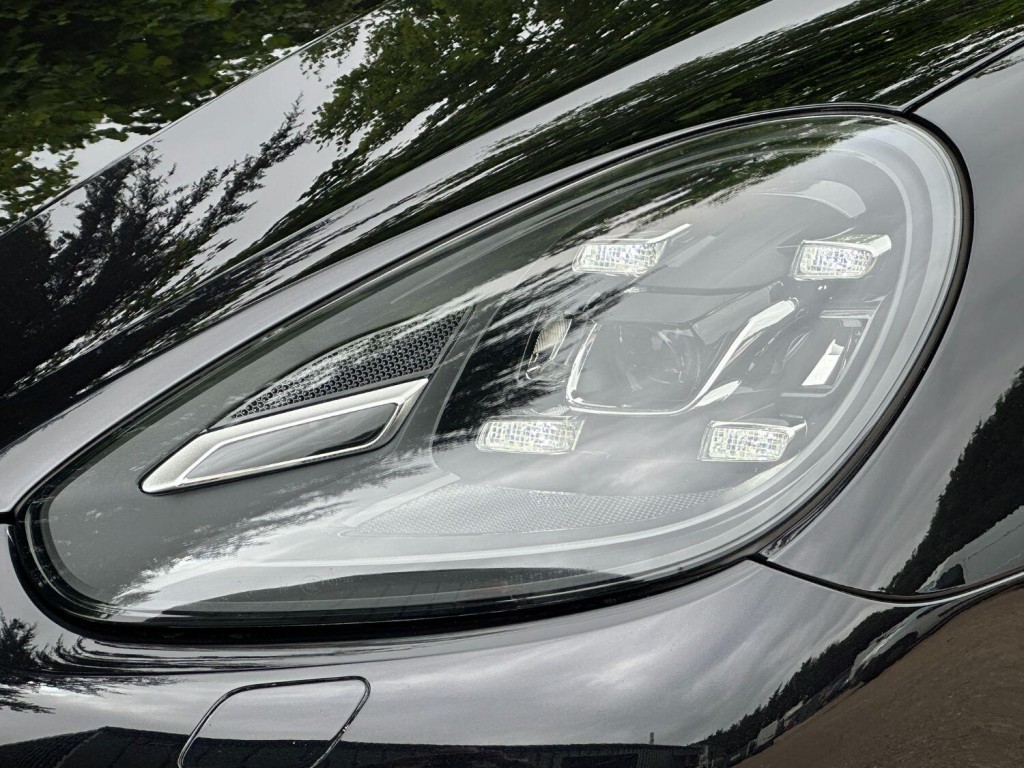 PORSCHE CAYENNE 3.0 V6 E-Hybrid S Platinum Edition 2017