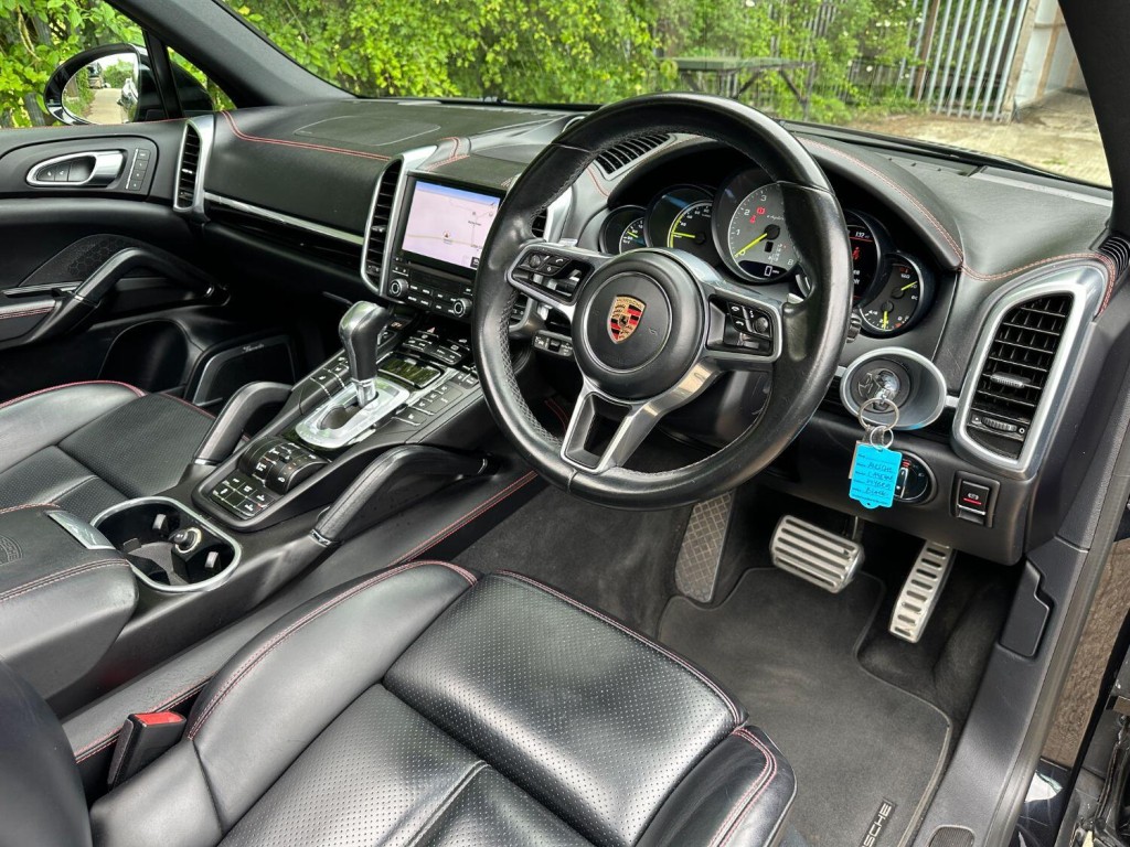 PORSCHE CAYENNE 3.0 V6 E-Hybrid S Platinum Edition 2017