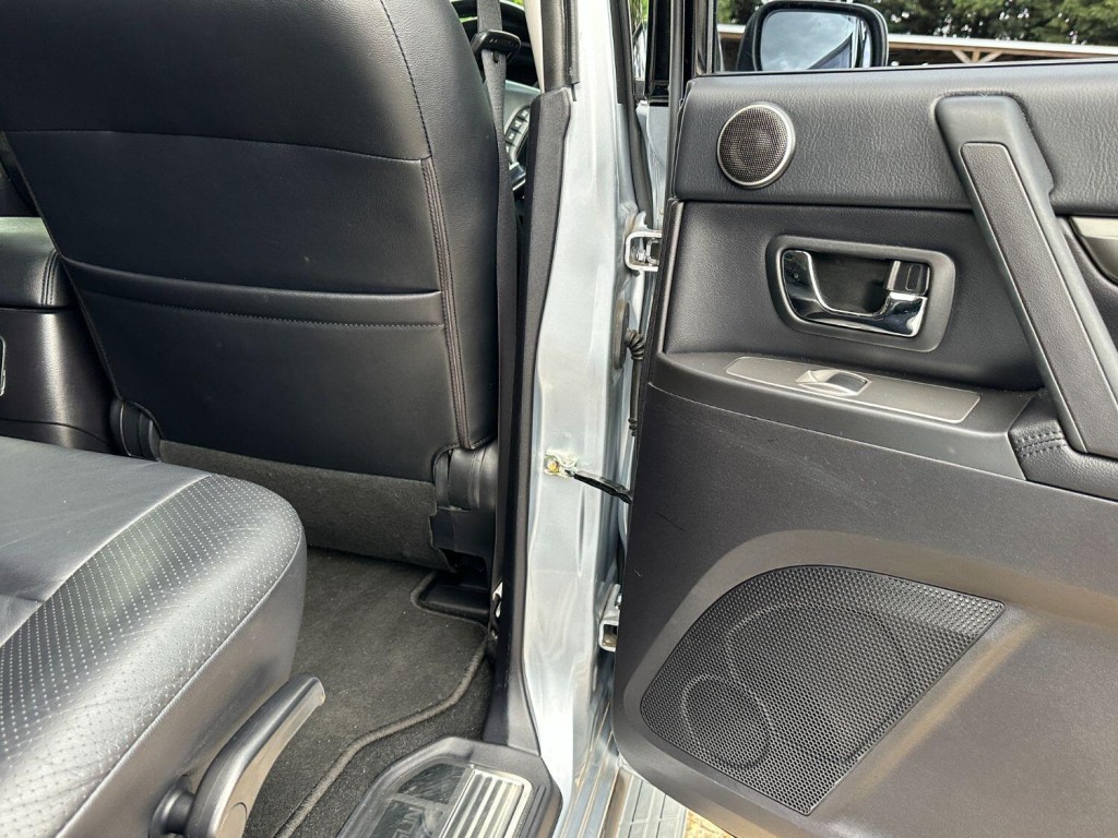 MITSUBISHI SHOGUN 3.2 DI-DC Elegance 2010