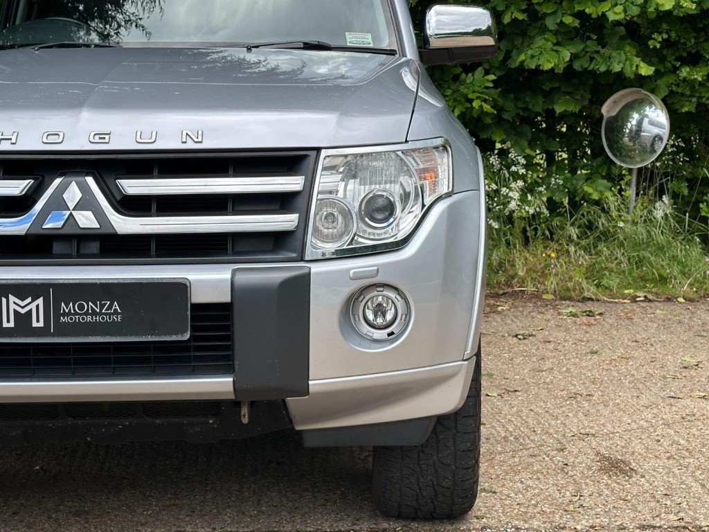 MITSUBISHI SHOGUN 3.2 DI-DC Elegance 2010
