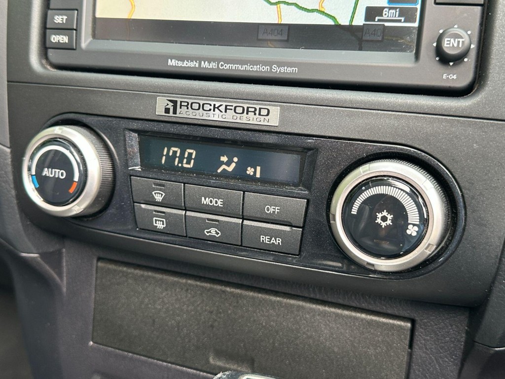 MITSUBISHI SHOGUN 3.2 DI-DC Elegance 2010