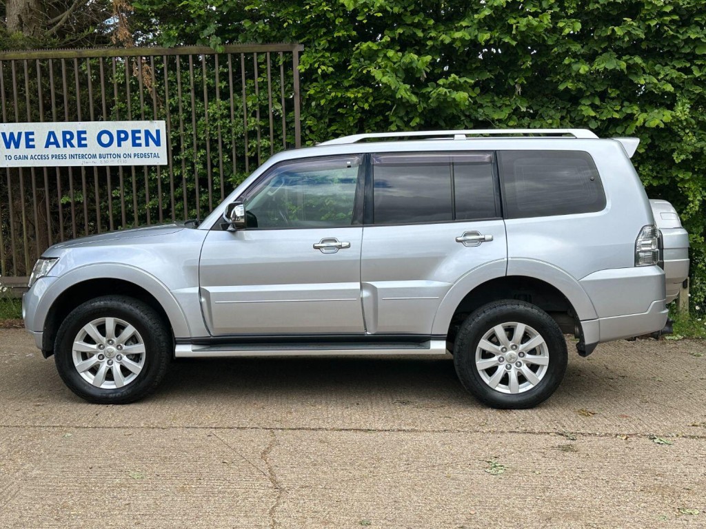 MITSUBISHI SHOGUN 3.2 DI-DC Elegance 2010