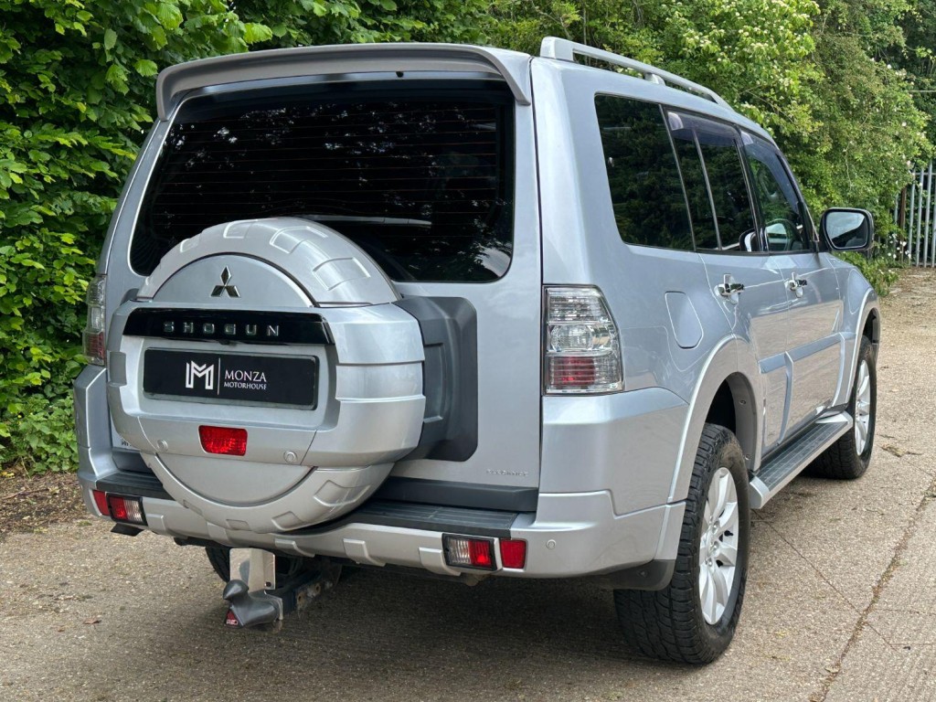 MITSUBISHI SHOGUN 3.2 DI-DC Elegance 2010