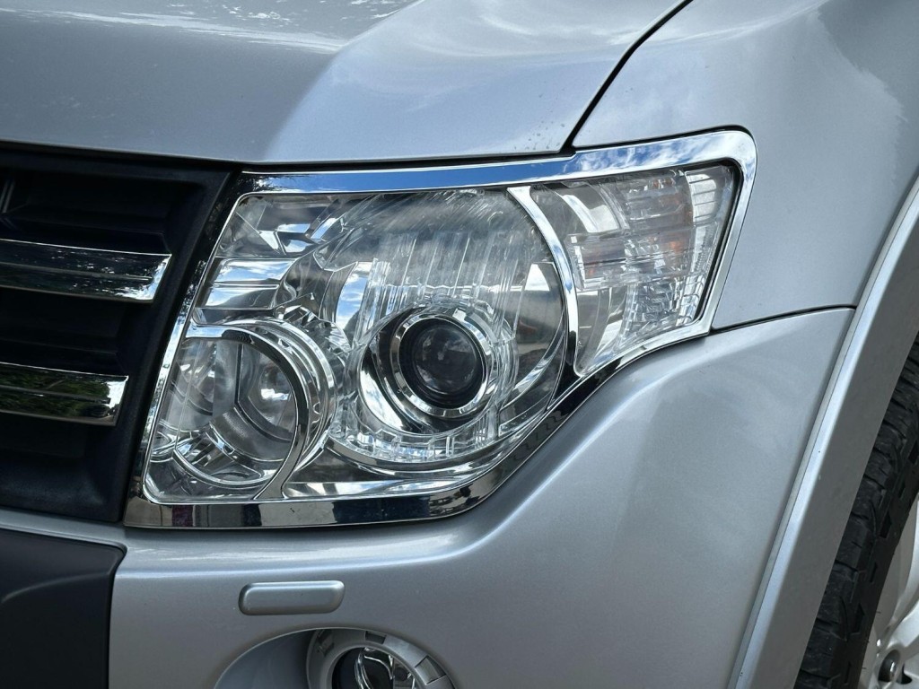 MITSUBISHI SHOGUN 3.2 DI-DC Elegance 2010