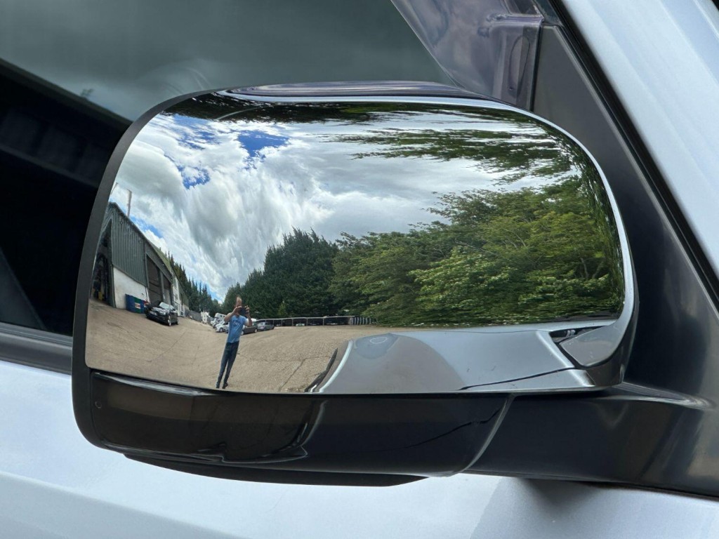 MITSUBISHI SHOGUN 3.2 DI-DC Elegance 2010