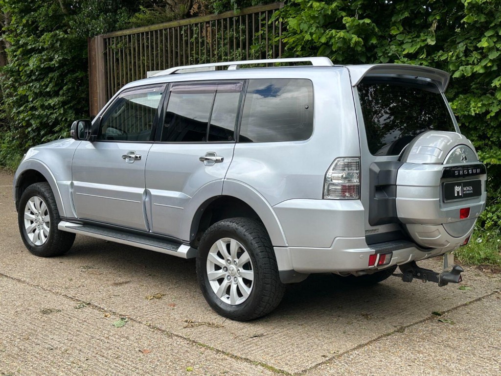 MITSUBISHI SHOGUN 3.2 DI-DC Elegance 2010