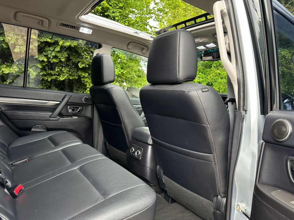 MITSUBISHI SHOGUN 3.2 DI-DC Elegance 2010