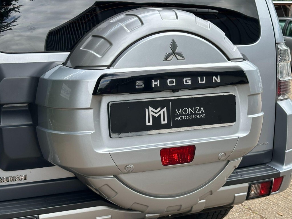 MITSUBISHI SHOGUN 3.2 DI-DC Elegance 2010