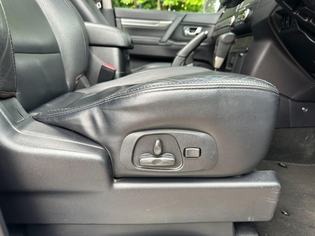 MITSUBISHI SHOGUN 3.2 DI-DC Elegance 2010