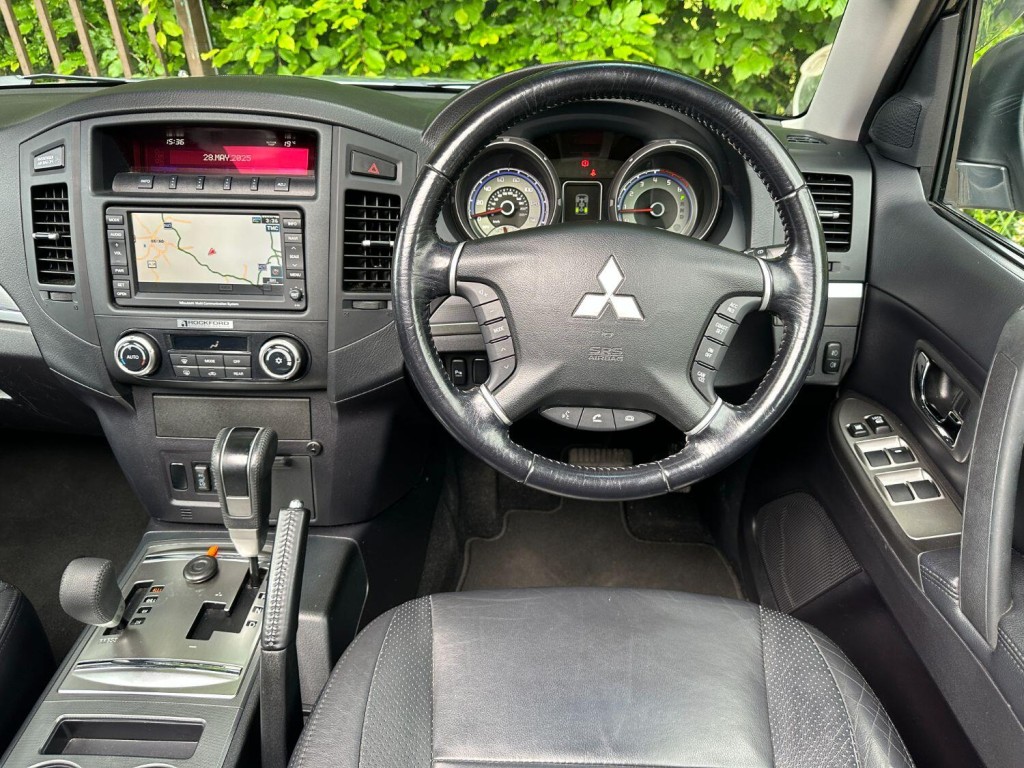 MITSUBISHI SHOGUN 3.2 DI-DC Elegance 2010