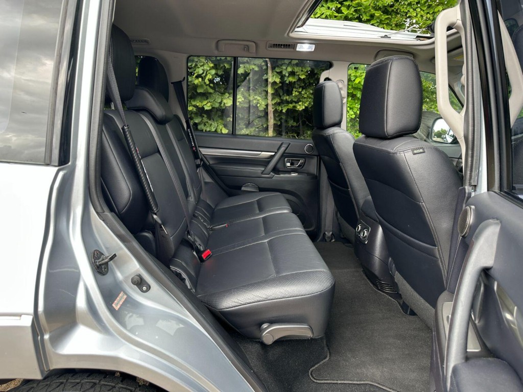 MITSUBISHI SHOGUN 3.2 DI-DC Elegance 2010