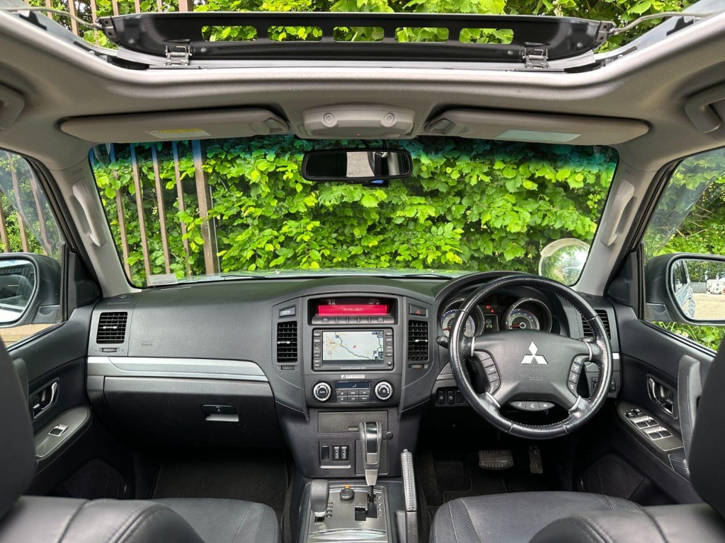 MITSUBISHI SHOGUN 3.2 DI-DC Elegance 2010