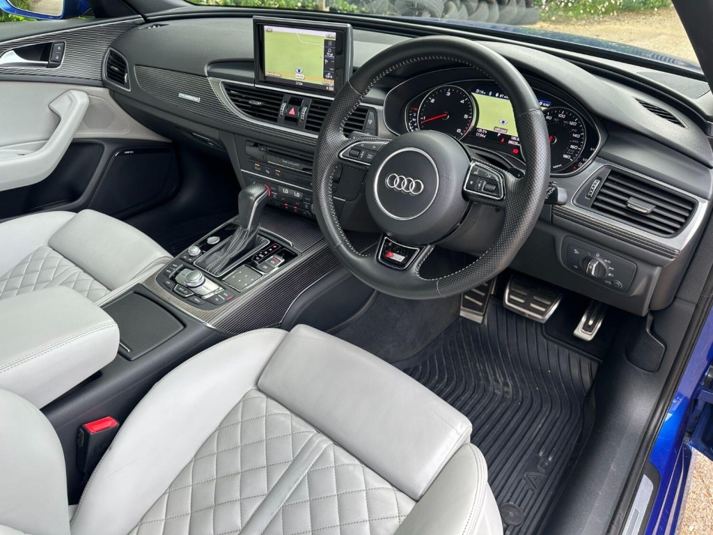 AUDI A6 AVANT 3.0 BiTDI V6 Black Edition 2015