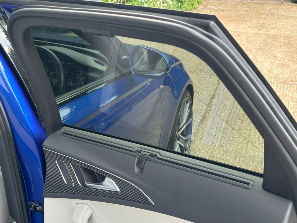 AUDI A6 AVANT 3.0 BiTDI V6 Black Edition 2015