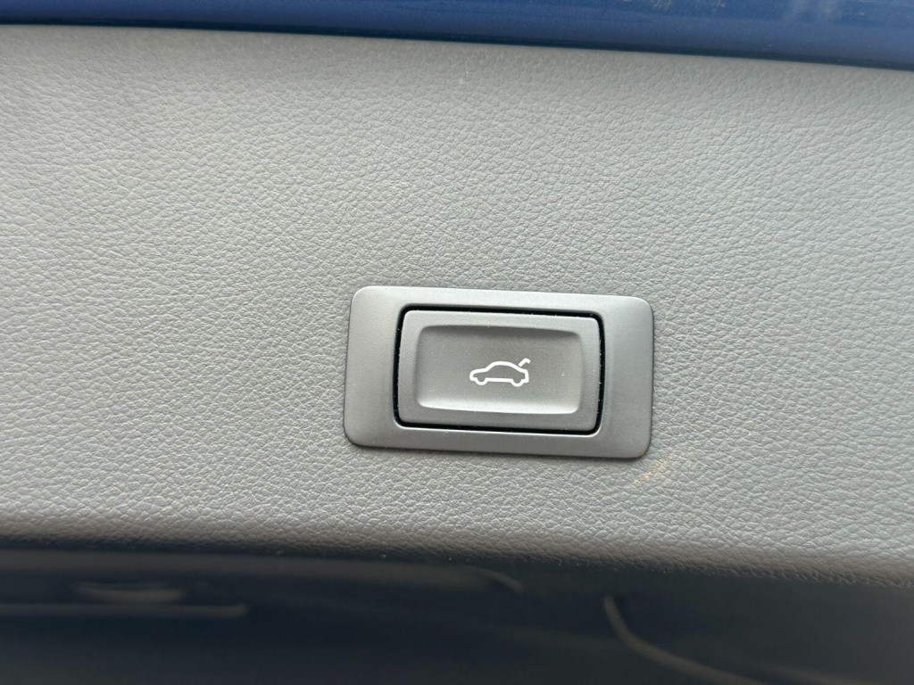 AUDI A6 AVANT 3.0 BiTDI V6 Black Edition 2015