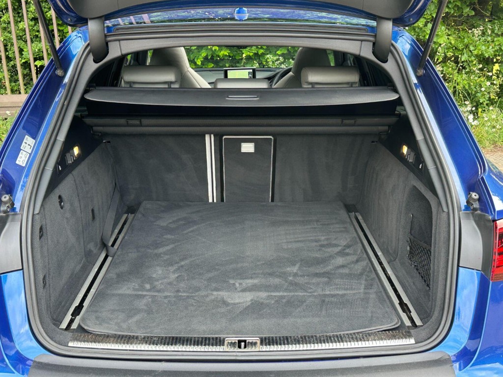 AUDI A6 AVANT 3.0 BiTDI V6 Black Edition 2015