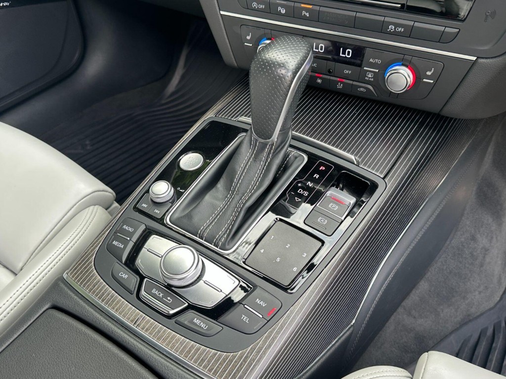 AUDI A6 AVANT 3.0 BiTDI V6 Black Edition 2015