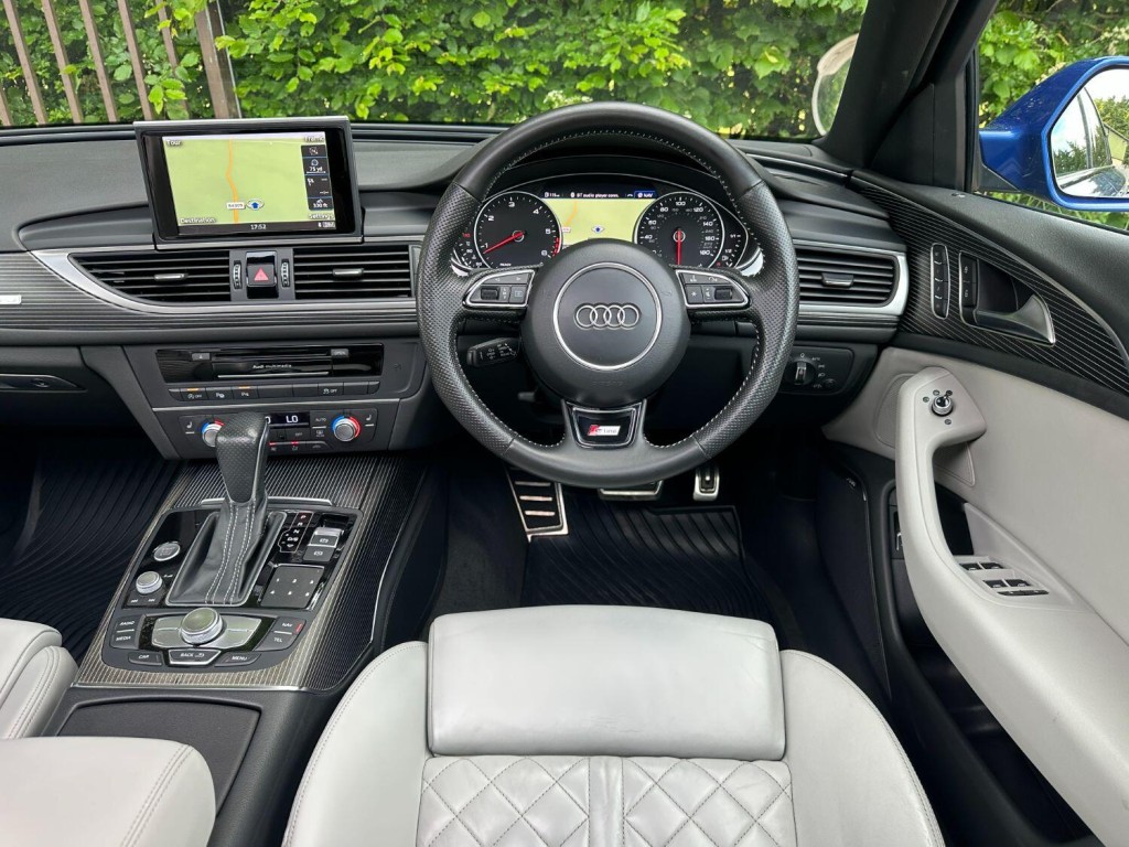 AUDI A6 AVANT 3.0 BiTDI V6 Black Edition 2015