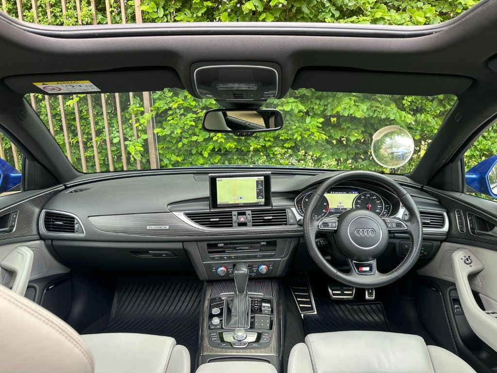 AUDI A6 AVANT 3.0 BiTDI V6 Black Edition 2015