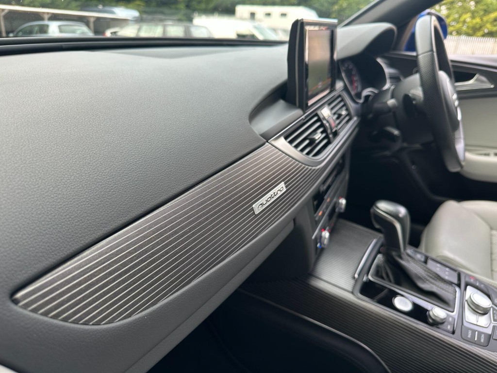 AUDI A6 AVANT 3.0 BiTDI V6 Black Edition 2015