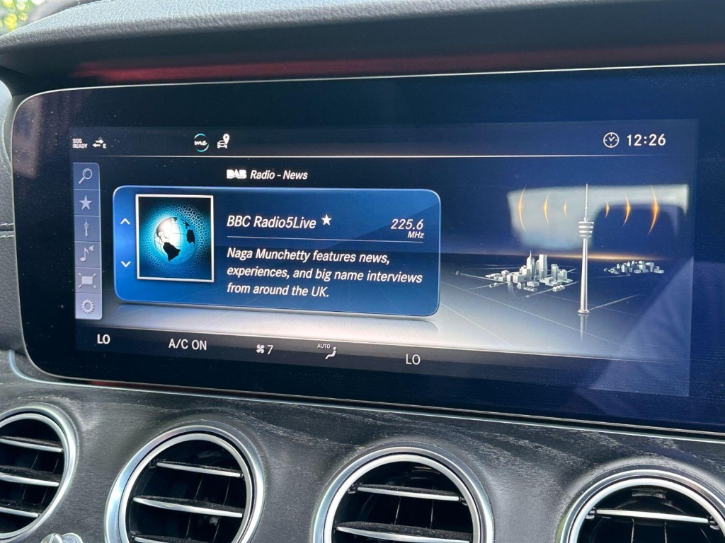 MERCEDES-BENZ E CLASS 2.0 E220d AMG Line Premium Plus 2018