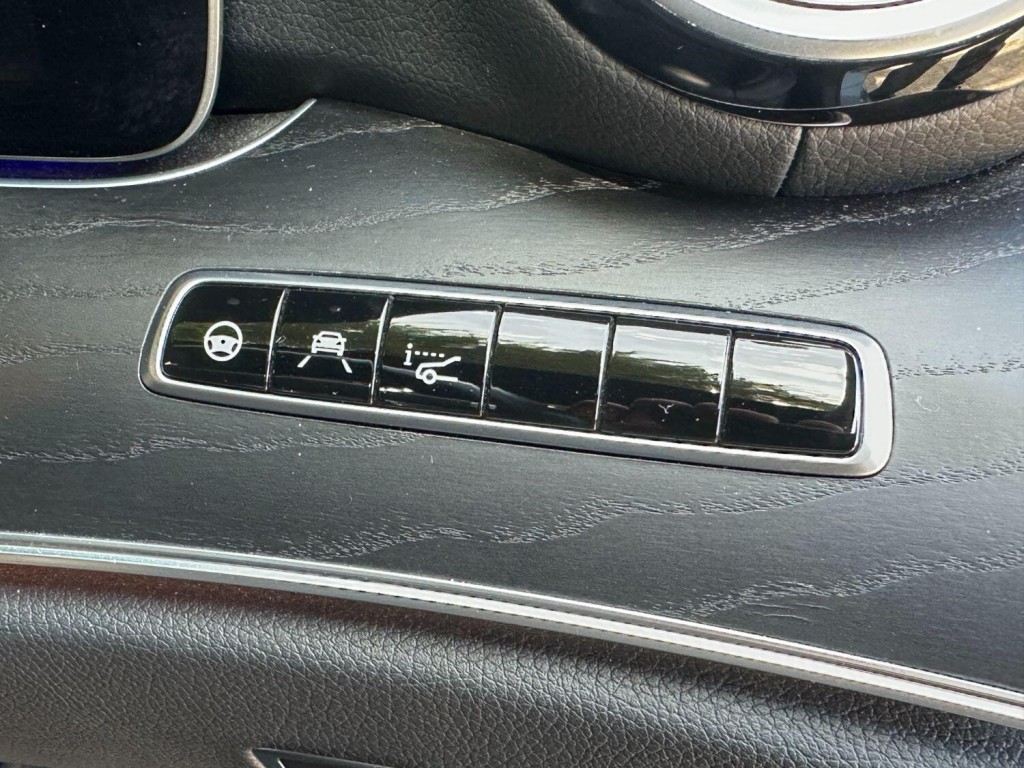 MERCEDES-BENZ E CLASS 2.0 E220d AMG Line Premium Plus 2018