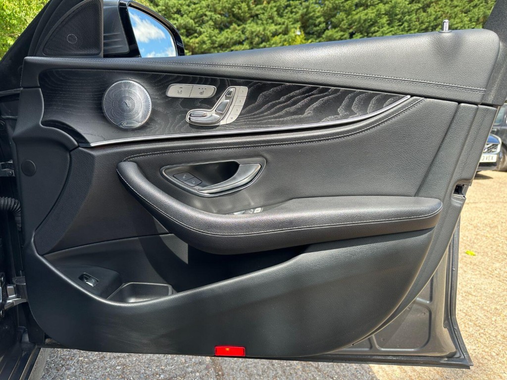 MERCEDES-BENZ E CLASS 2.0 E220d AMG Line Premium Plus 2018