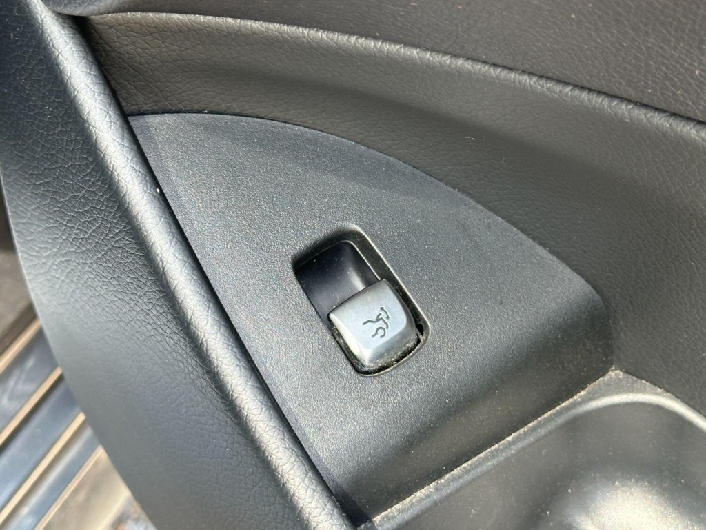 MERCEDES-BENZ E CLASS 2.0 E220d AMG Line Premium Plus 2018