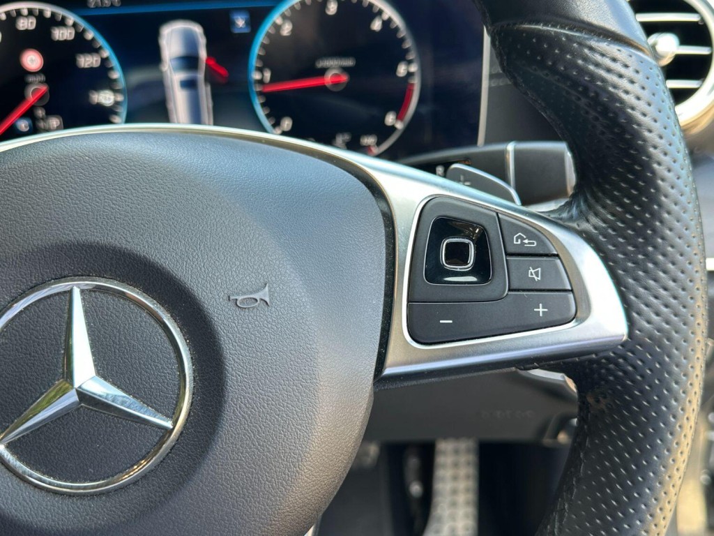 MERCEDES-BENZ E CLASS 2.0 E220d AMG Line Premium Plus 2018