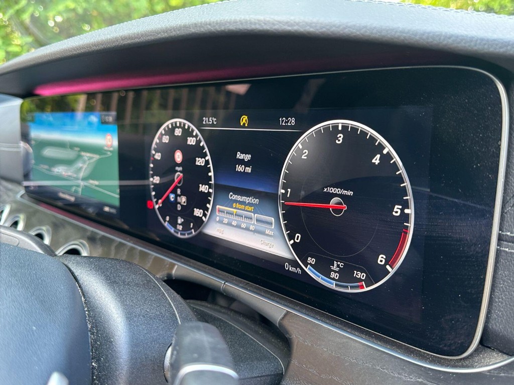 MERCEDES-BENZ E CLASS 2.0 E220d AMG Line Premium Plus 2018