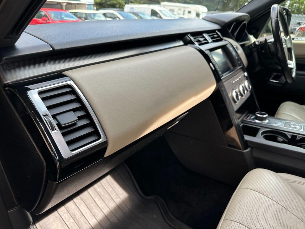 LAND ROVER DISCOVERY 3.0 TD V6 SE 2017