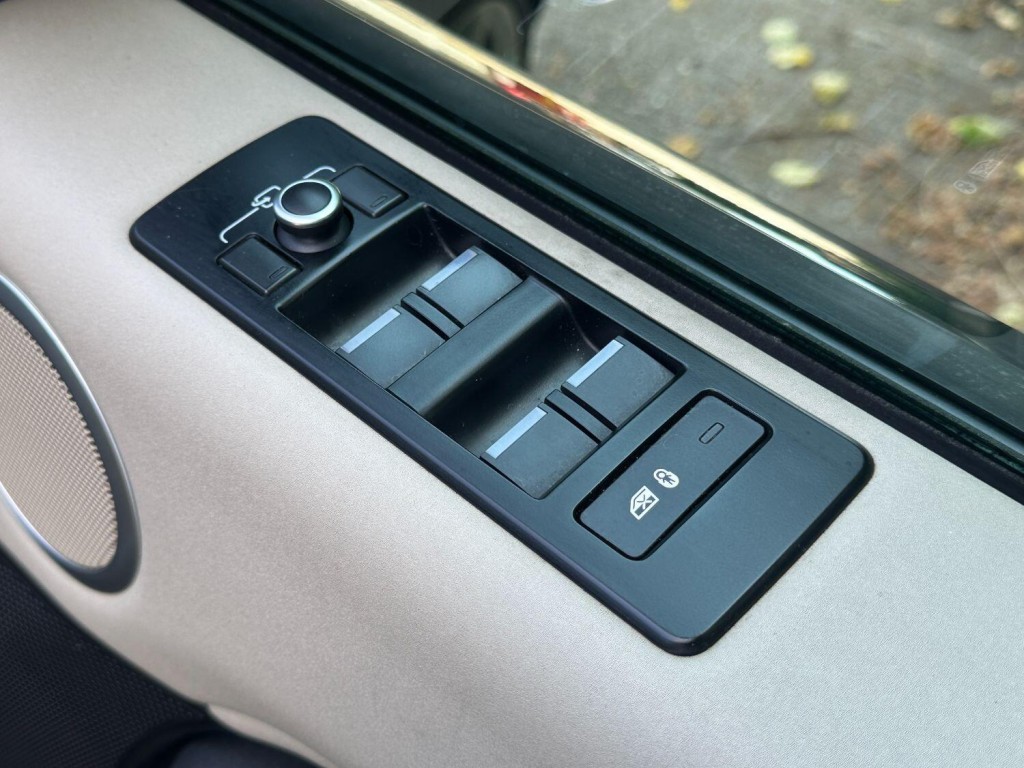 LAND ROVER DISCOVERY 3.0 TD V6 SE 2017