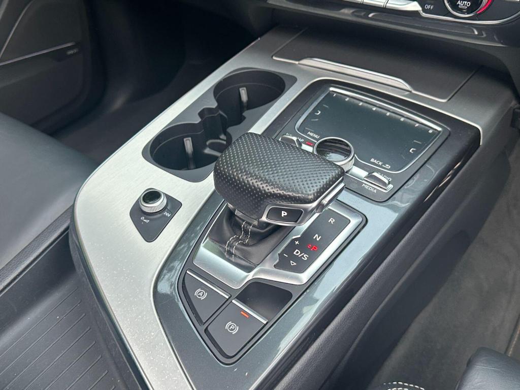 AUDI Q7 3.0 TDI V6 S line 2018