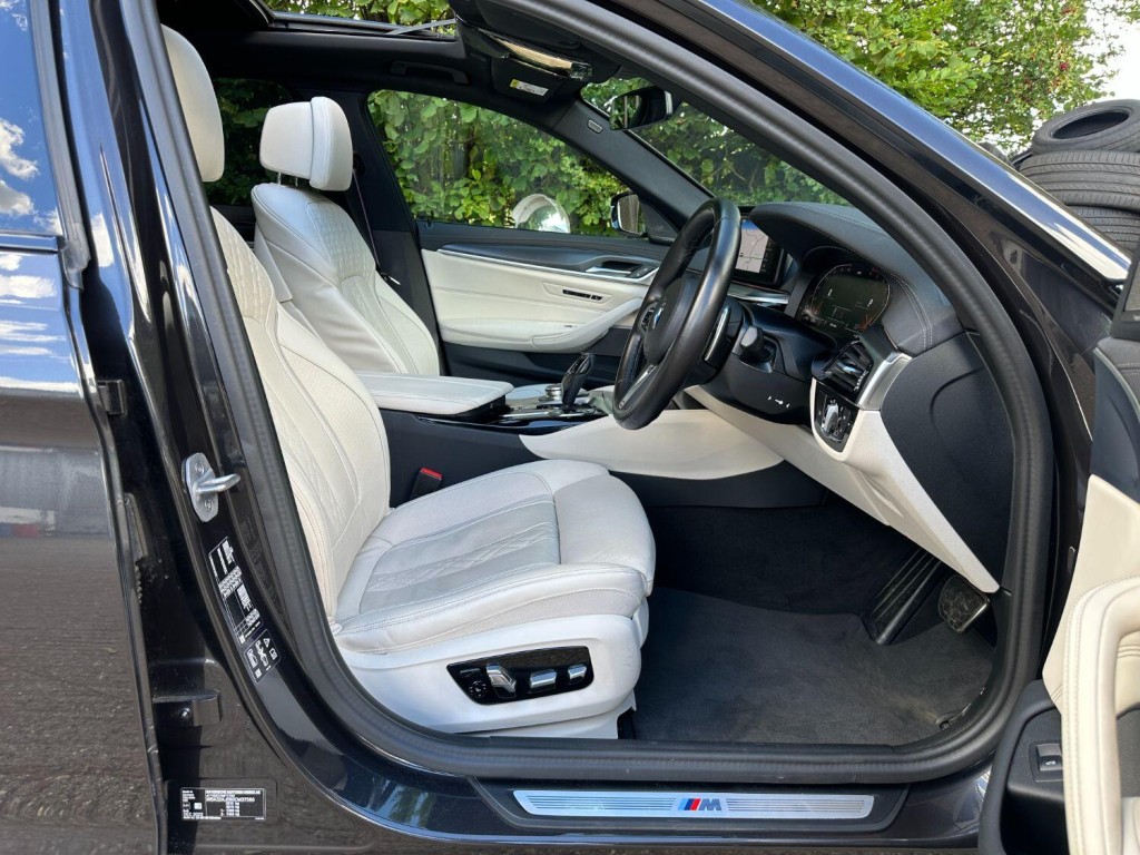 BMW 5 SERIES 3.0 530d xDrive M Sport Touring 2022