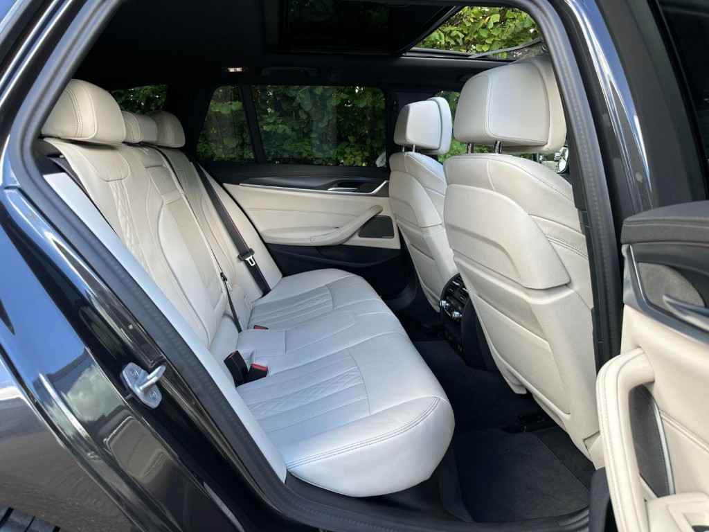 BMW 5 SERIES 3.0 530d xDrive M Sport Touring 2022