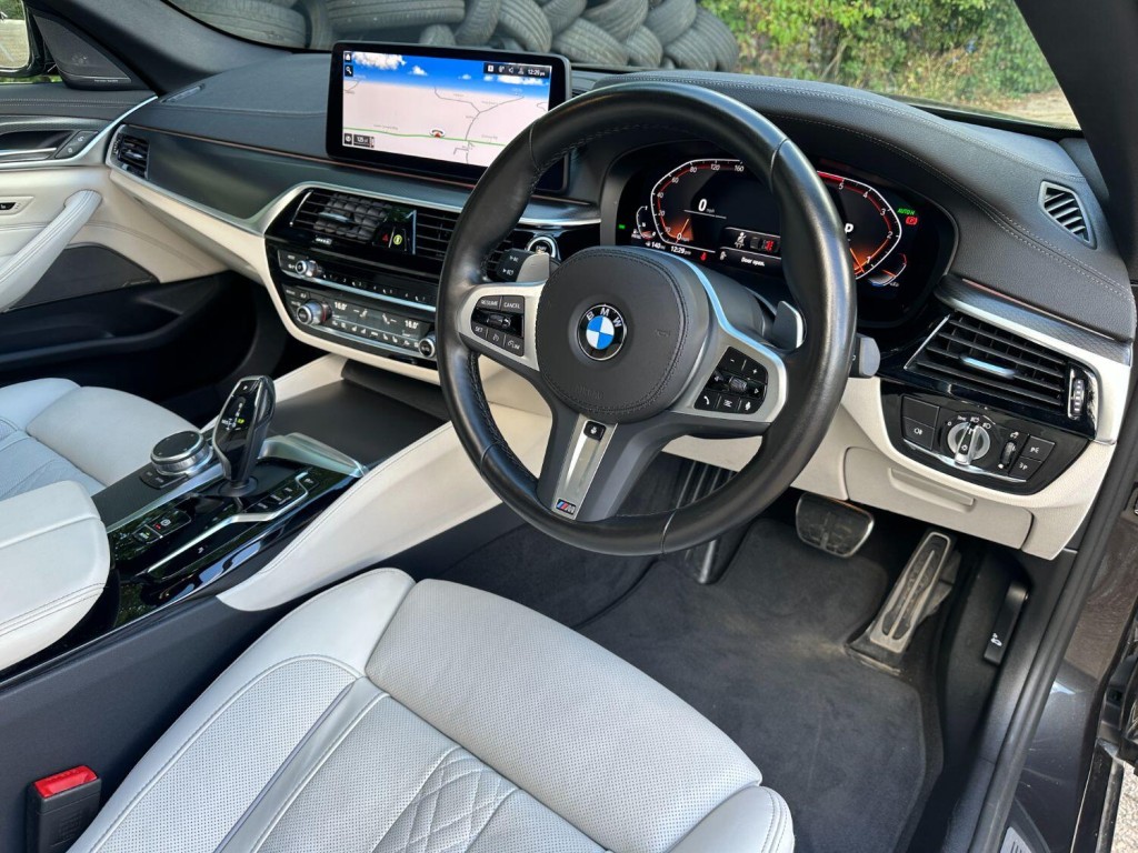 BMW 5 SERIES 3.0 530d xDrive M Sport Touring 2022