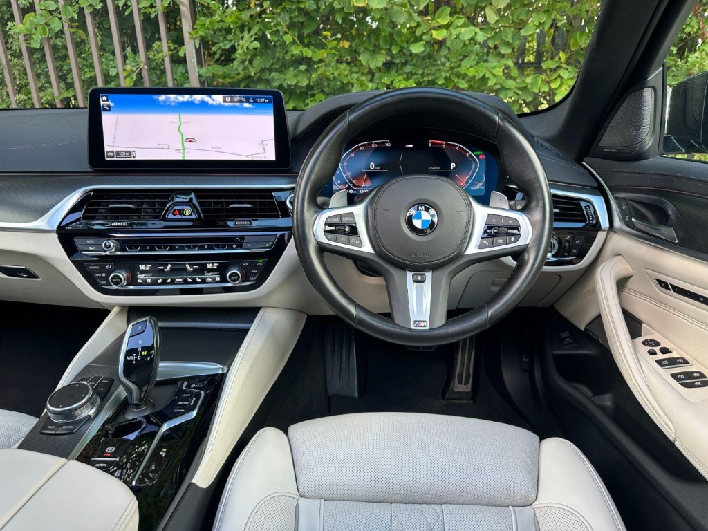 BMW 5 SERIES 3.0 530d xDrive M Sport Touring 2022