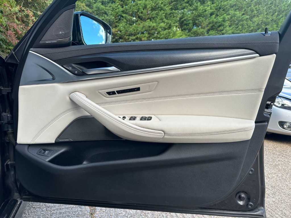 BMW 5 SERIES 3.0 530d xDrive M Sport Touring 2022