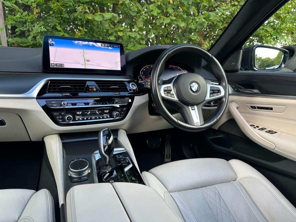 BMW 5 SERIES 3.0 530d xDrive M Sport Touring 2022
