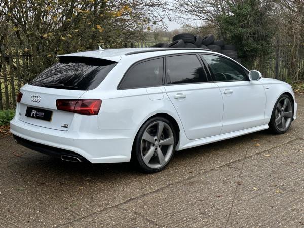 View AUDI A6 AVANT 3.0 BiTDI V6 Black Edition