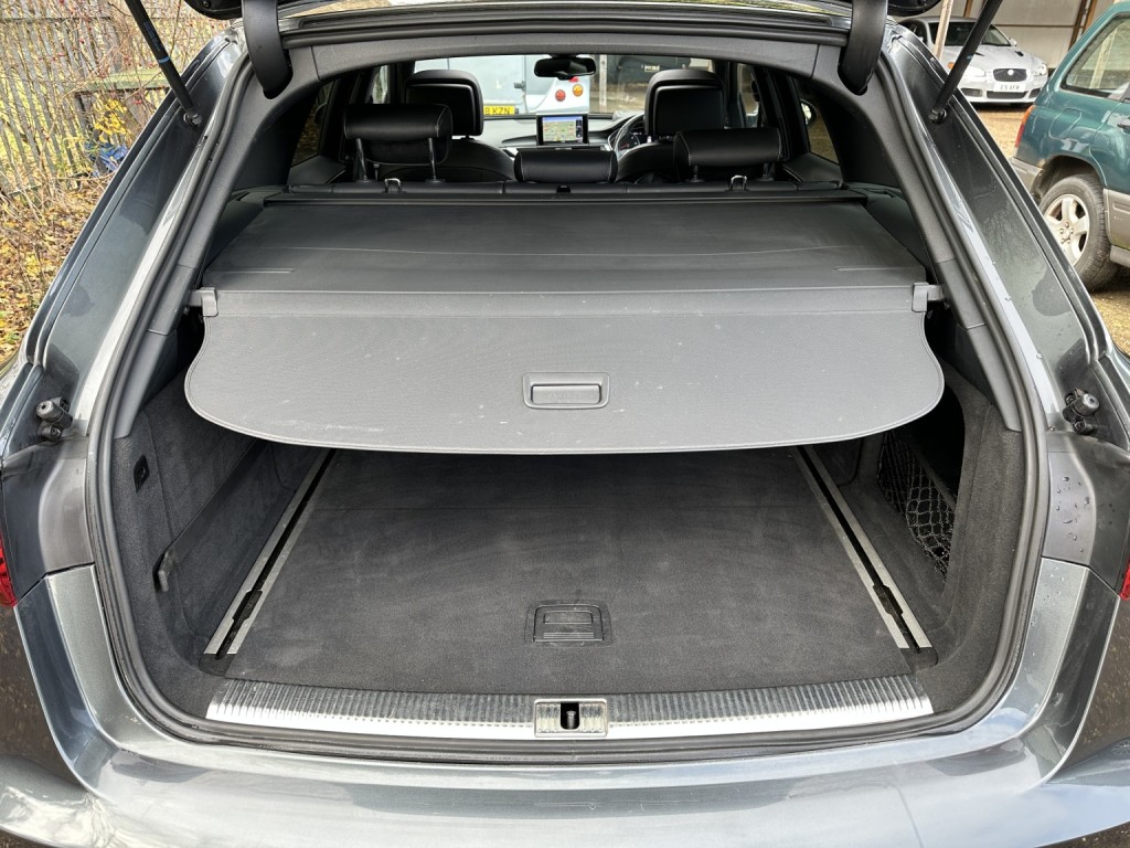 AUDI A6 AVANT 3.0 BiTDI V6 Black Edition 2016